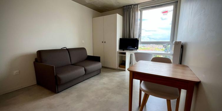 ESL Languages Artemesia Studio apartment KLF Newdeal Institut Bordeaux