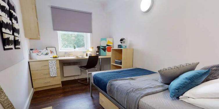 Wilmslow Park Kaplan Manchester bedroom