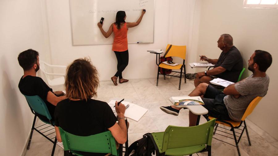 ICI Instituto Cultural Idioma - group classroom