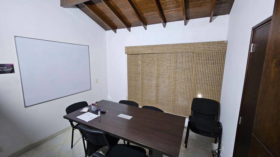 ESL Languages Nueva Lengua Medellín gallery 1
