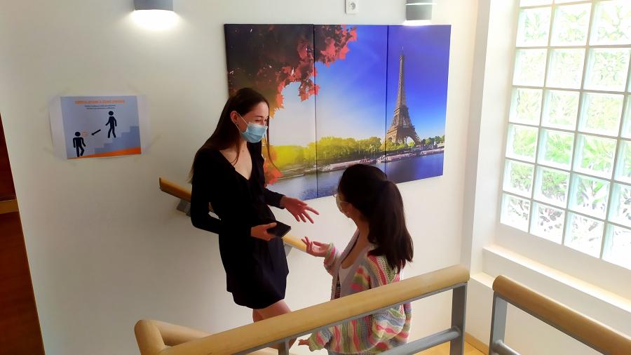 esl tour eiffel school languages accord paris french learning