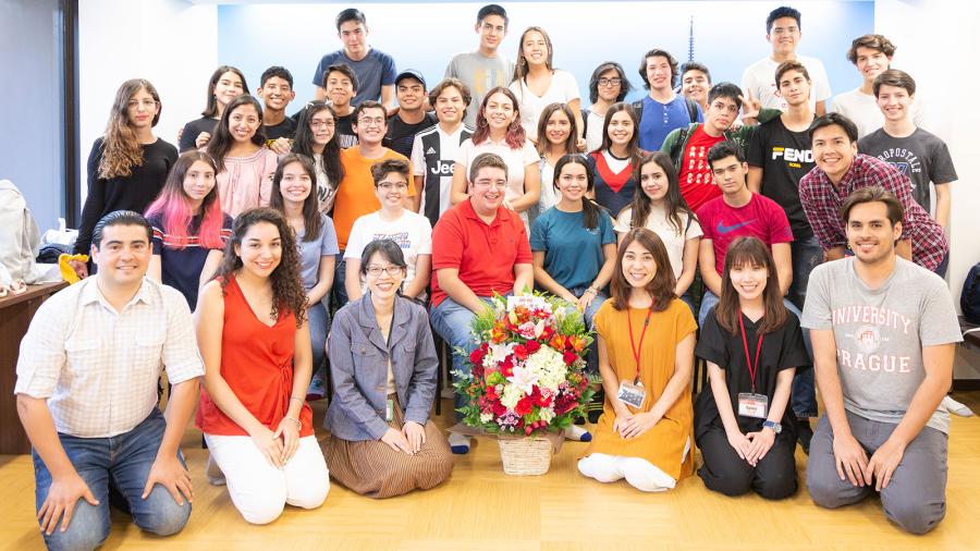 Genki-Japanese-and-Culture-School-School-Gallery-10-group-of-students
