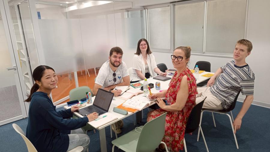 ESL Languages LTL Tokyo classroom