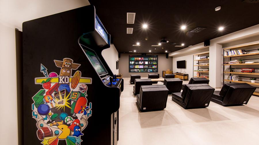 ESL Languages Enforex Barcelona Centro common area 2