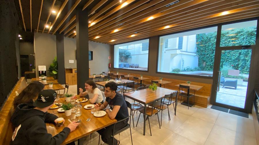 ESL Languages Enforex Barcelona Centro restaurant 2