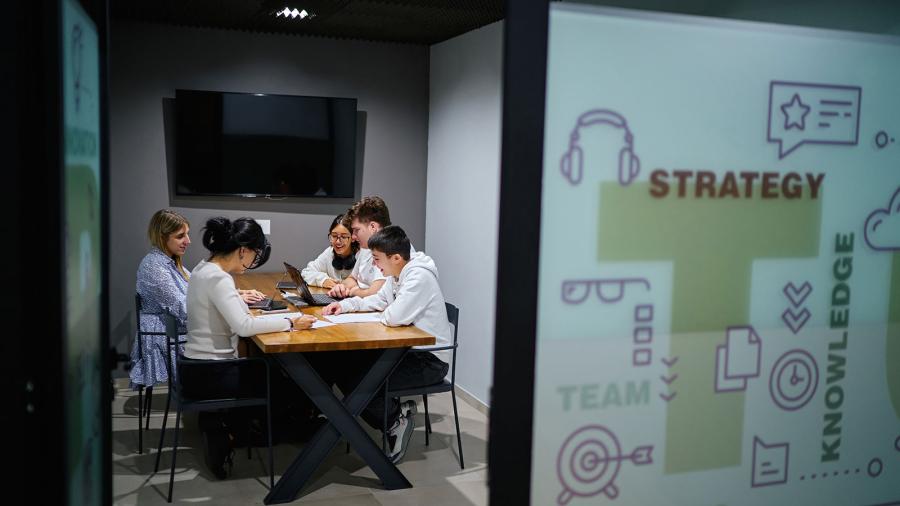 ESL Languages Enforex Barcelona Centro study room