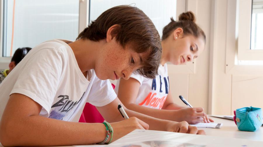 Central-Résidence Campus, Spring - Autumn programme (8-17) School Gallery 1525 2